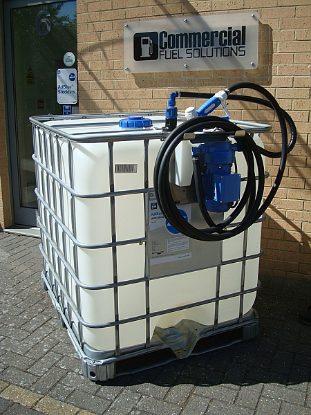 Pump mounted on IBC, IBC not included